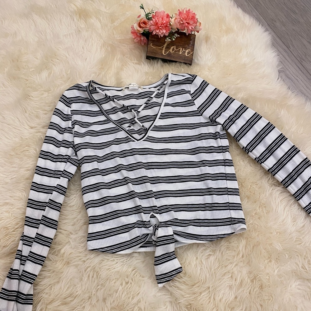 Black and white crop top